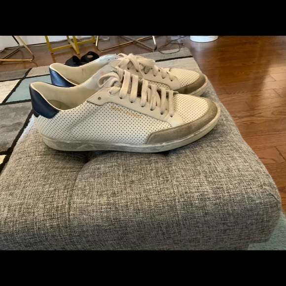 Saint Laurent, white with trim, smoke free home - Picture 4 of 7